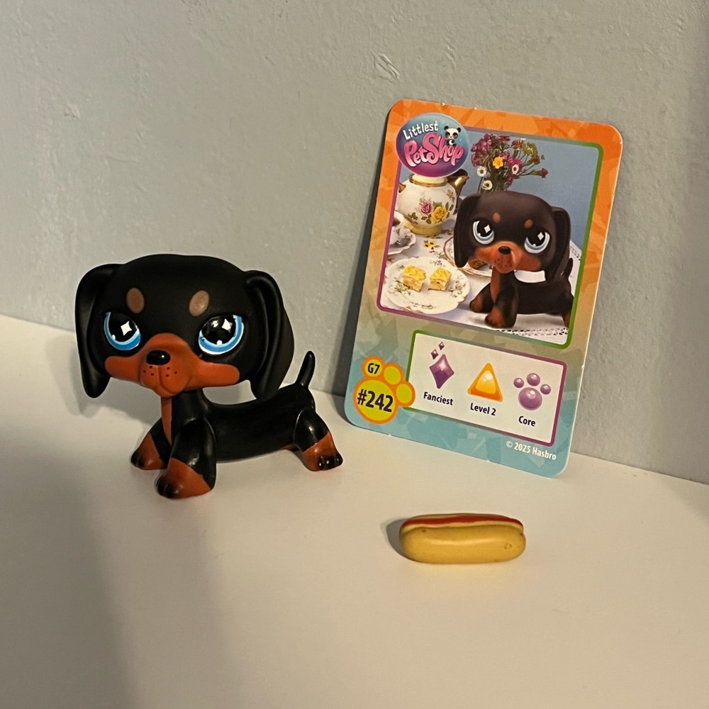 Littlest Pet Shop dachshund